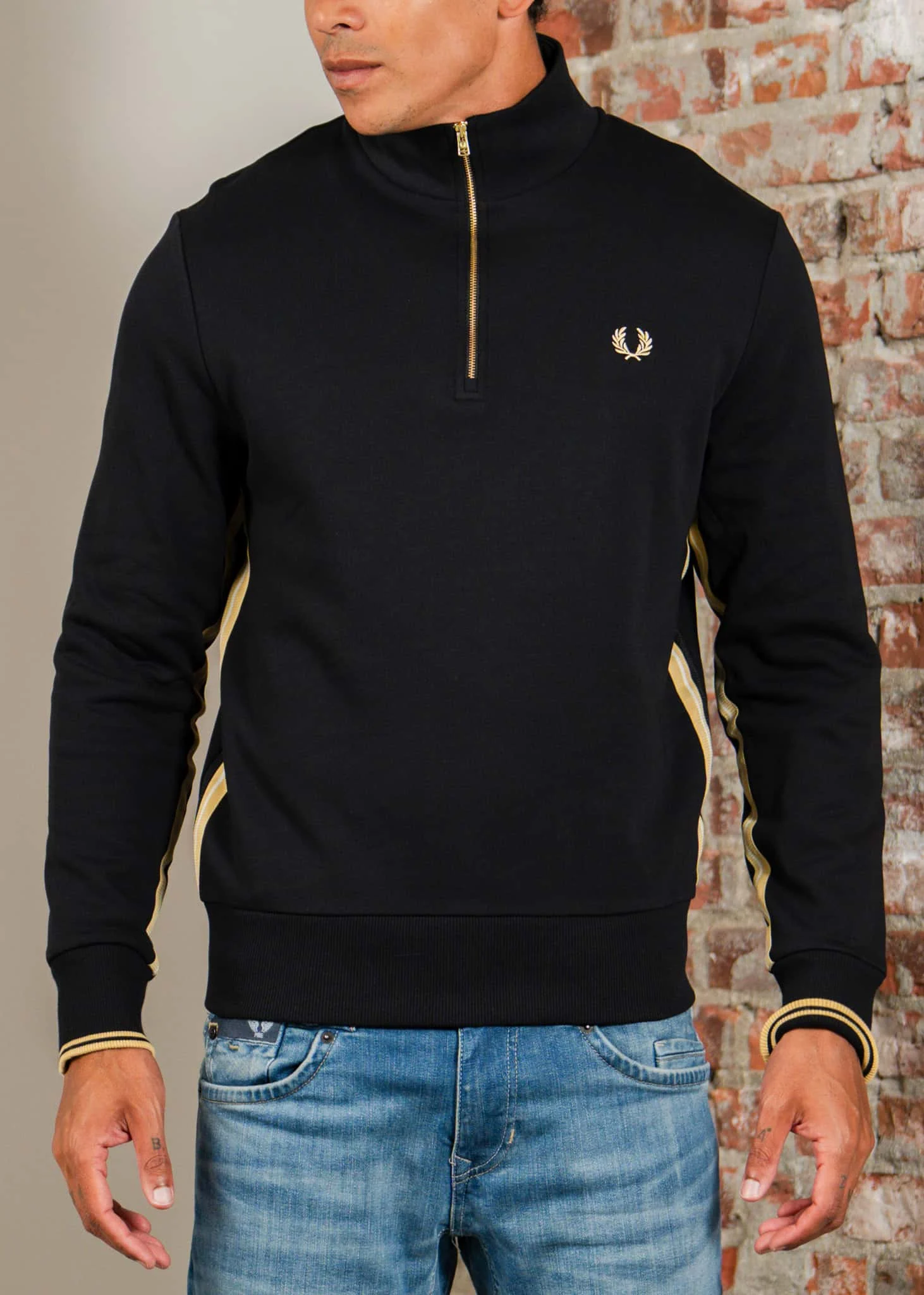 Stripe tape half zip sweathshirt - black champagne