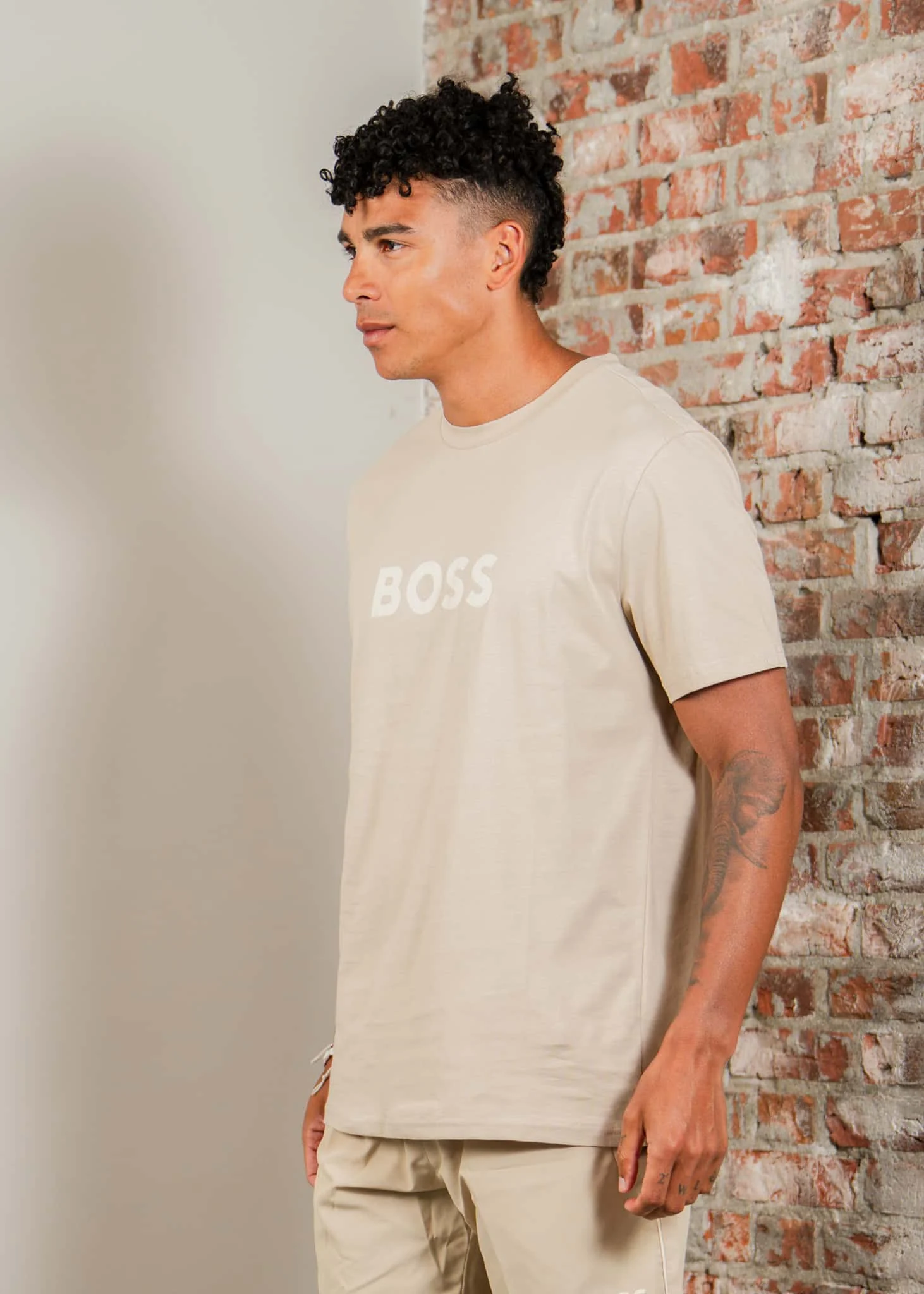 T-shirts rn - light beige